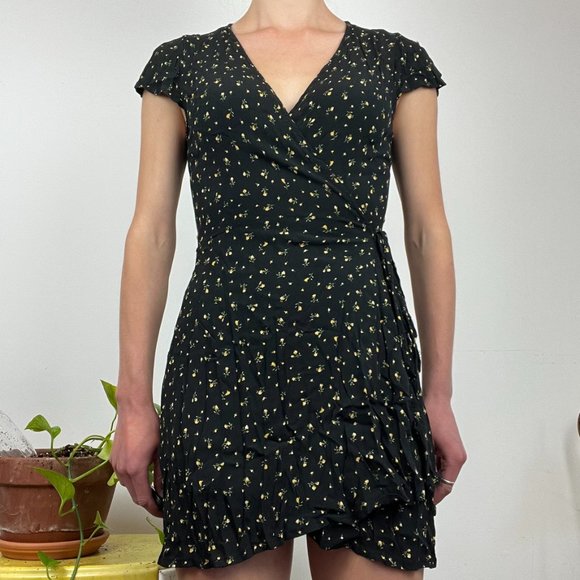 Brandy Melville - Women's S - Floral Mini Wrap Dress - Black/Yellow - Picture 3 of 4